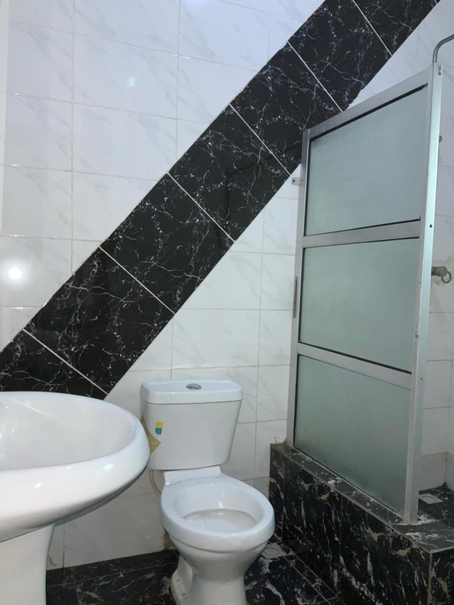 Senators Suites And Towers Hotel Omole Екстериор снимка